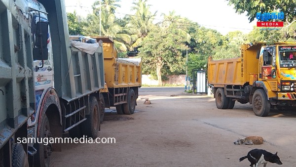 கிளிநொச்சியில் திடீர் சோதனை நடவடிக்கை - 5 டிப்பர் வாகனங்களுடன் சிக்கிய சாரதிகள்..! 